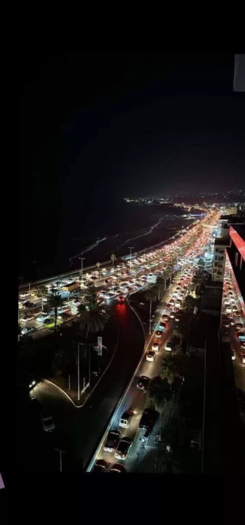 Многокилометровые пробки на юге Ливана