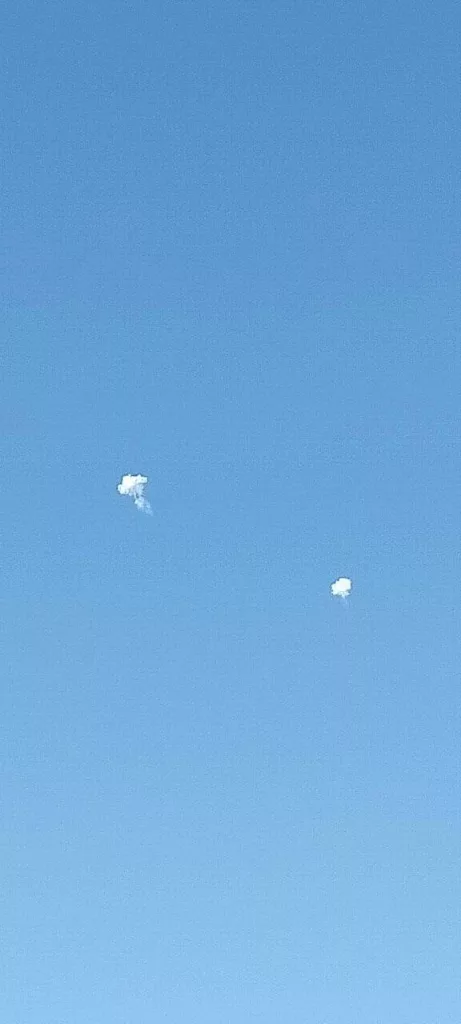 Утро в Белгороде: ПВО отражает атаку на город. В небе сбиты воздушные цели.