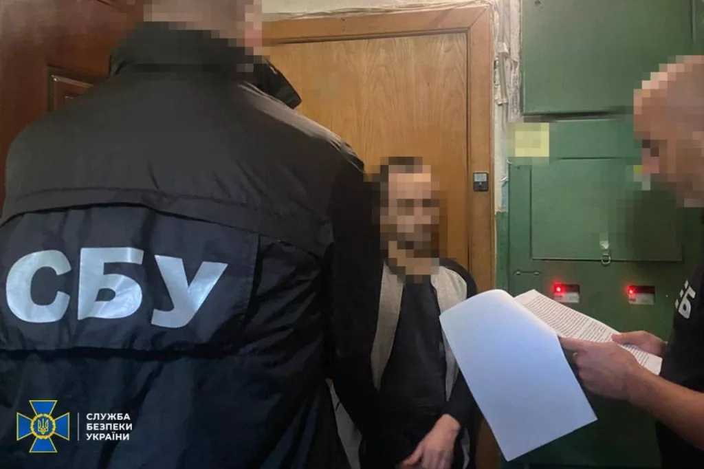 На Украине бывший директор оборонного завода украл более 36 млн гривен и сбежал из страны