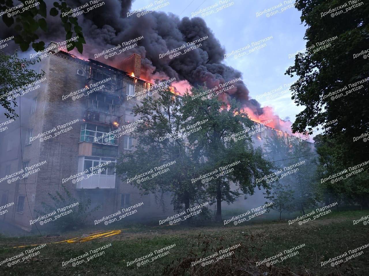 В Краматорске сильный пожар, горит многоэтажка