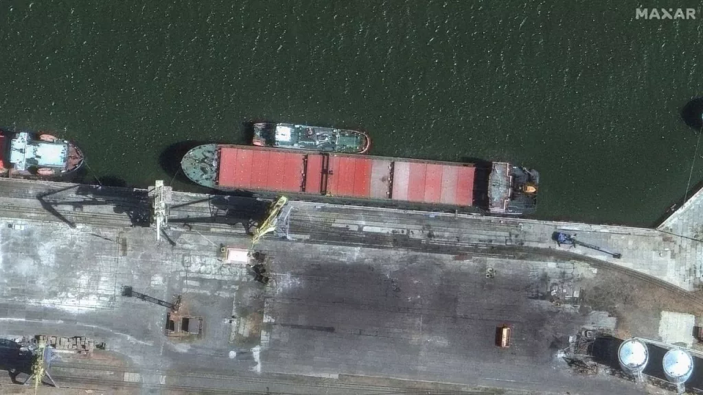 Sky News публикует спутниковое фото российского судна Port Olya 3 и утверждает, что оно доставило 220 баллистических ракет из Ирана