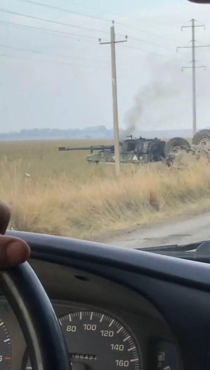 САУ M109, бронетранспортёры и легковушки превратились в груду металла под Курском
