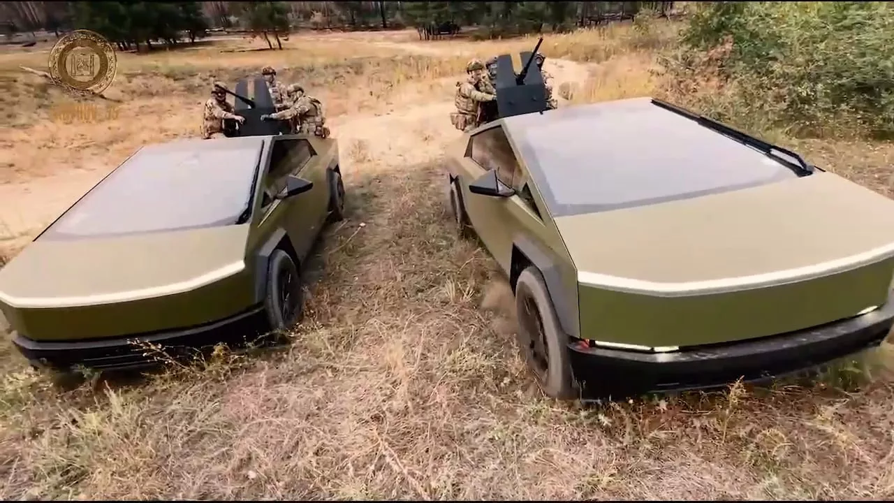 Два автомобиля Tesla Cybertruck вооруженные 12,7-мм пулемётами Browning M2 отправлены в зону СВО