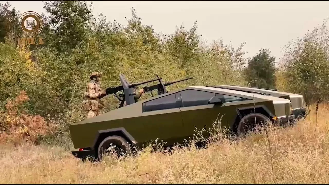 Два автомобиля Tesla Cybertruck вооруженные 12,7-мм пулемётами Browning M2 отправлены в зону СВО