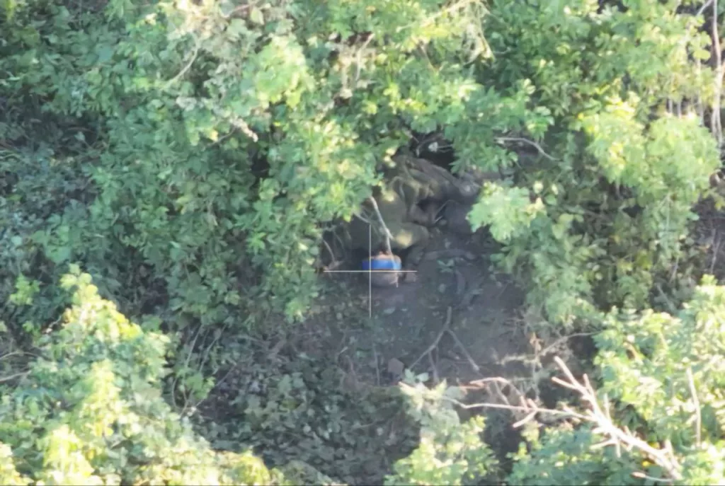 Одновременно с совершенствованием работы операторов БпЛА меняют тактику и пехотинцы на земле