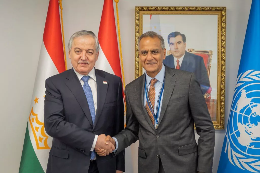 Кто кто, а вот таджикское высшее политическое руководство выжимает все для себя возможное из очередного саммита ООН