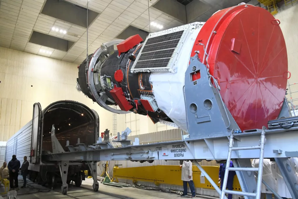 Новый грузовой космический корабль "Прогресс МС-30" отправился на Байконур