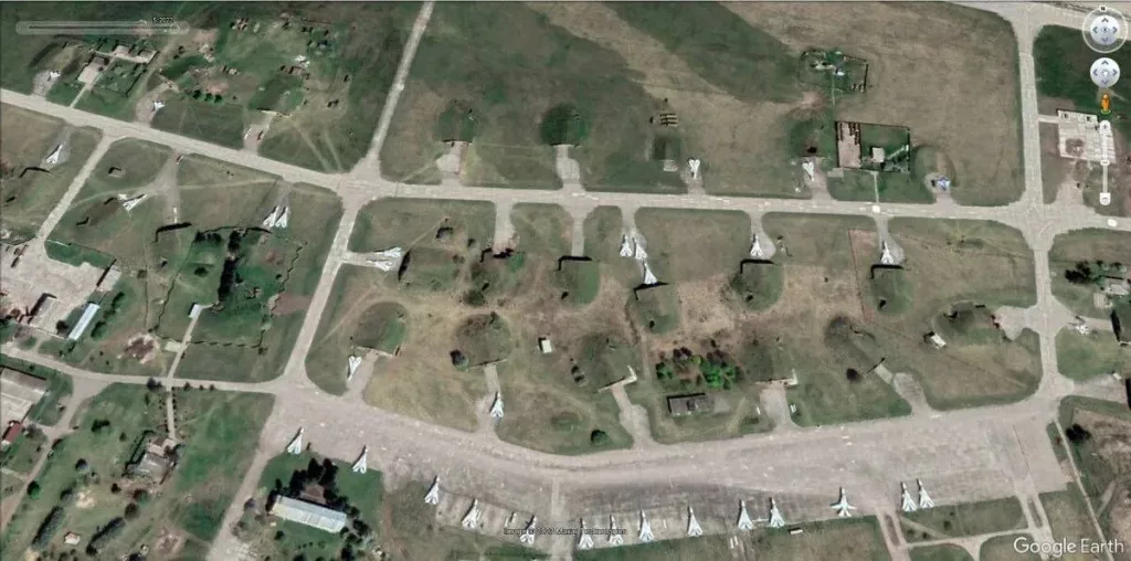 Удар «Кинжалами» по аэродрому в Староконстантинове