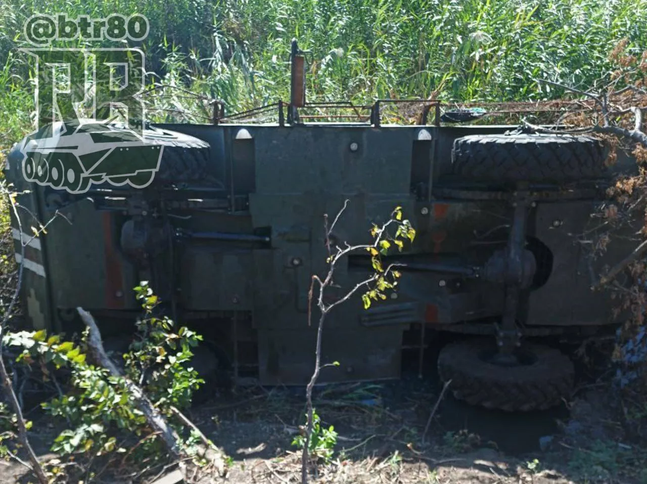 В районе Селидово FPV-дрон поразил и обездвижил бронемашину 59 бригады ВСУ