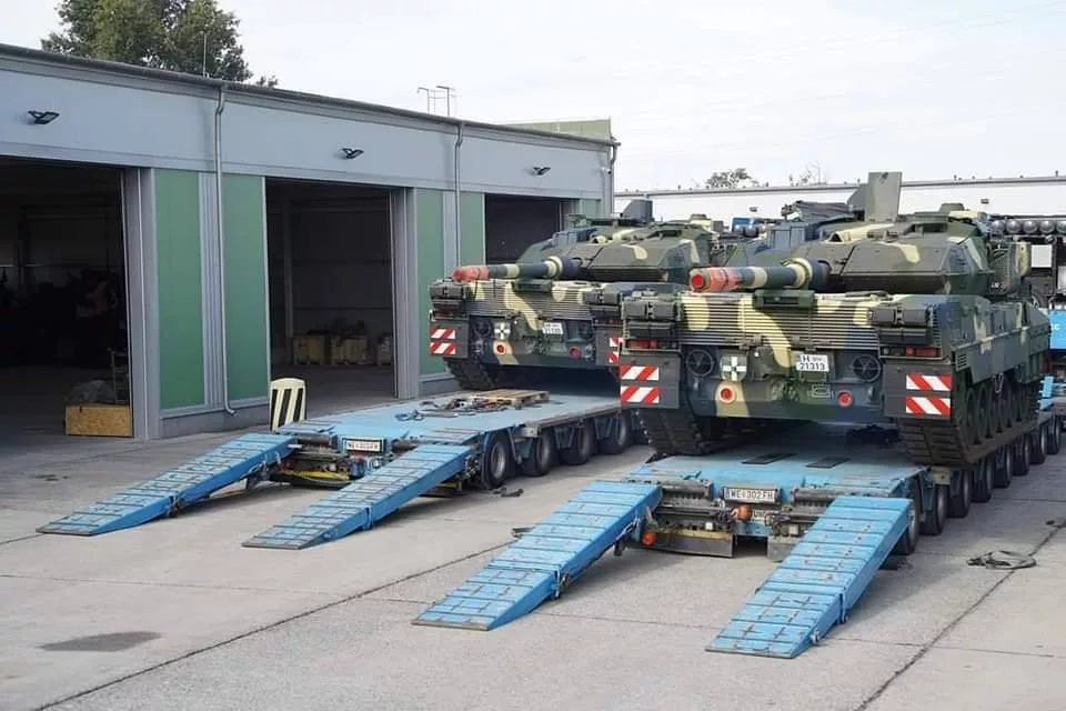 Очередные два немецких танка Leopard 2A7HU поступили в ВС Венгрии