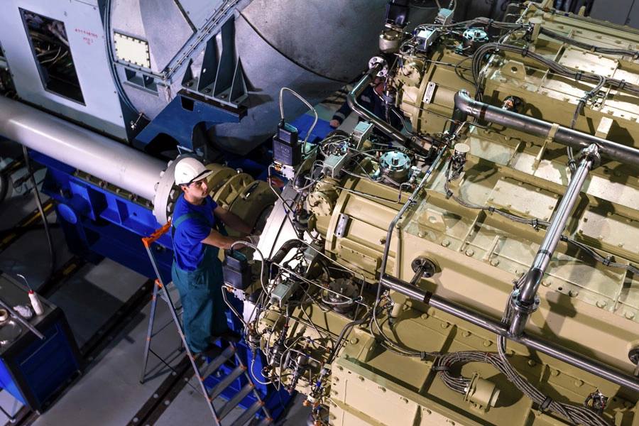 Сегодня в Санкт-Петербурге на заводе "Северная верфь" спущен на воду строящийся для ВМФ (третий серийный) фрегат "Адмирал Исаков" проекта 22350
