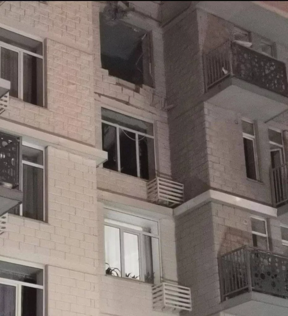 ВСУ атаковали поселок Дубовое в Белгородской обл. Дрон влетел в квартиру многоэтажки