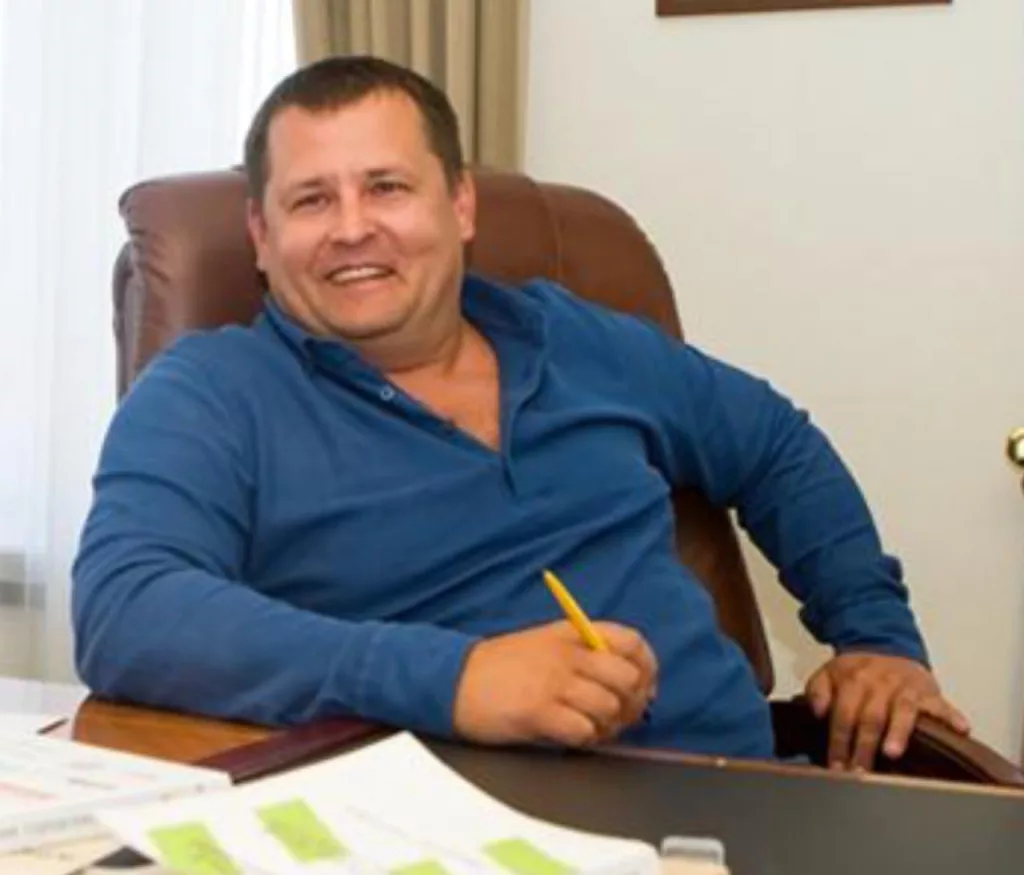 Заммэра Днепропетровска обворовал ВСУ на 20 млн гривен и теперь заставляет военных записывать видео в его поддержку