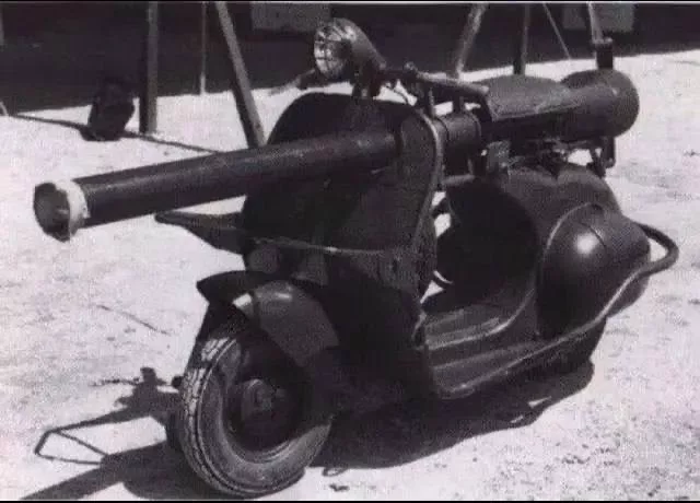 Vespa 150 TAP — это мотороллер-гранатомет, грозное оружие французских десантников 50-х годов прошлого века
