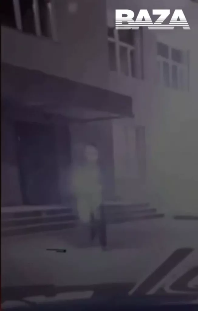 В Новосибирске неизвестный бросил бутылку с зажигательной смесью в окно здания областного управления ФСБ