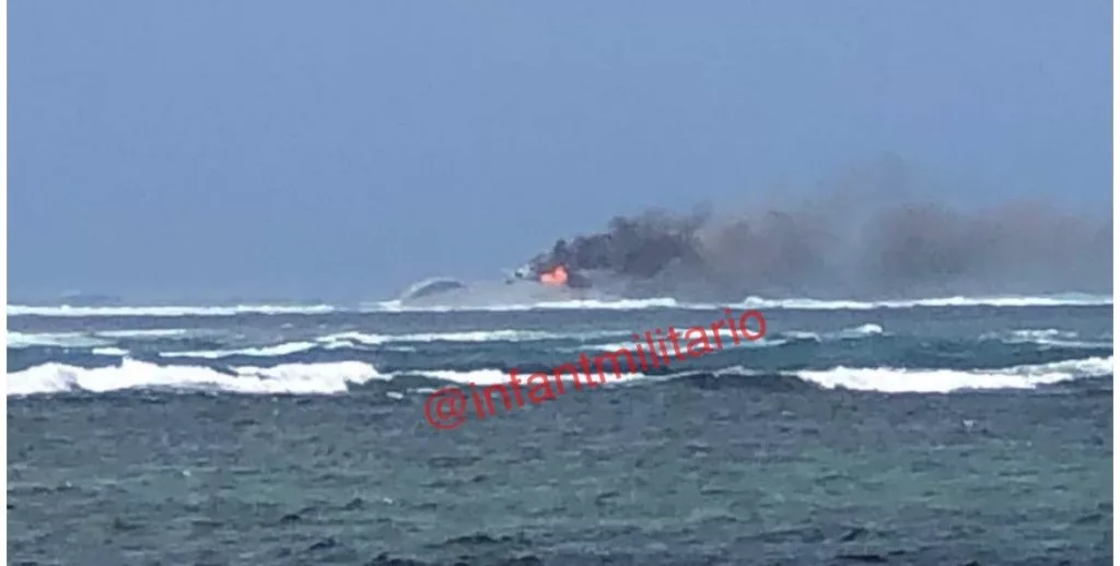 Новейшее вспомогательное судно Королевских ВМС Новой Зеландии А09 Manawanui село на мель у берегов Самоа, а затем загорелось и затонуло