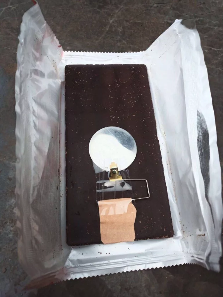 Шоколадка с сюрпризом: Противник оставляет такие "сюрпризы" при отходе в расчете на неосторожность наших солдат