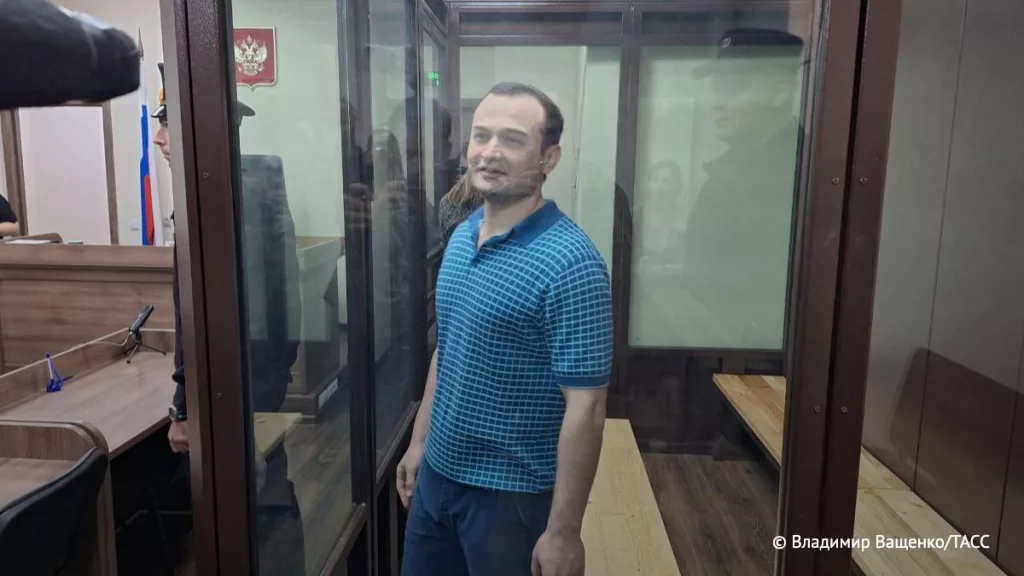 Бывший следователь Следственного Комитета майор Тамбиев на суде продолжает отрицать, что получил взятку в размере 7 300 000 000 рублей в криптовалюте и 2,8 млн. долларов по другим делам
