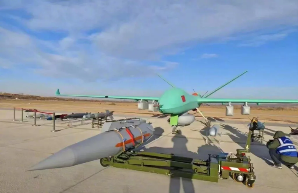 Китай впервые показал разведывательно-ударный дрон CH-9, который ранее был замечен только на выставках в качестве модели