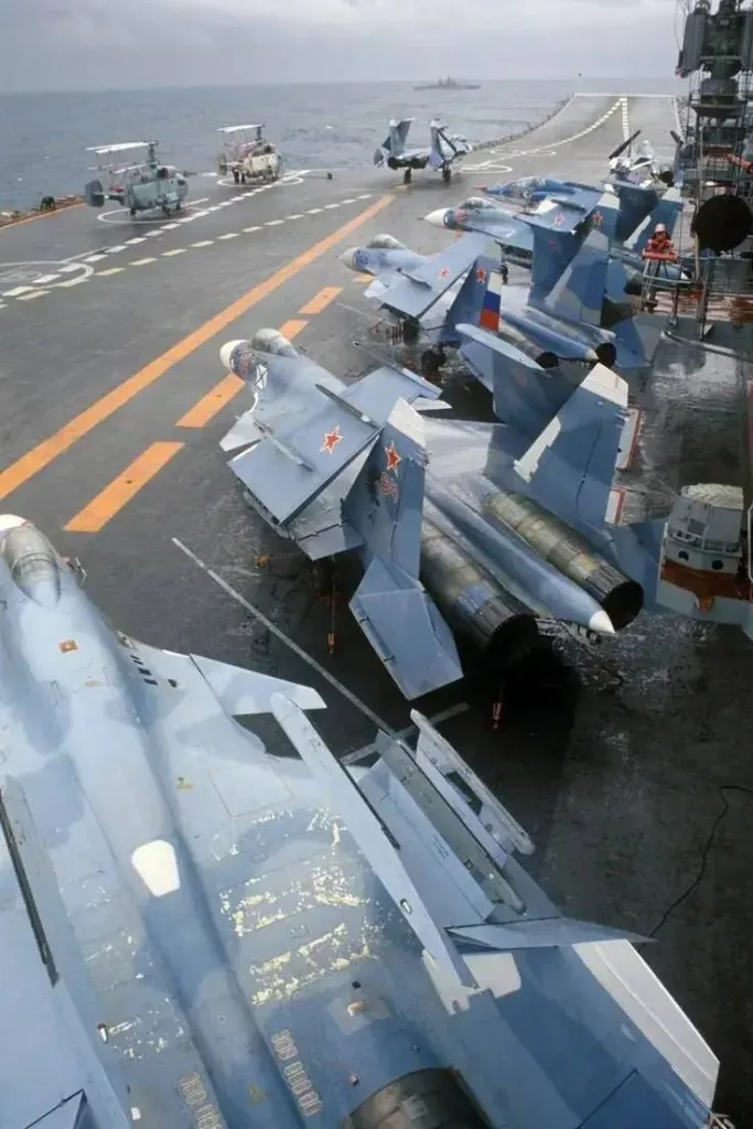 Адмирал Кузнецов — единственный авианосец в составе ВМФ России и один из самых знаковых военных кораблей России