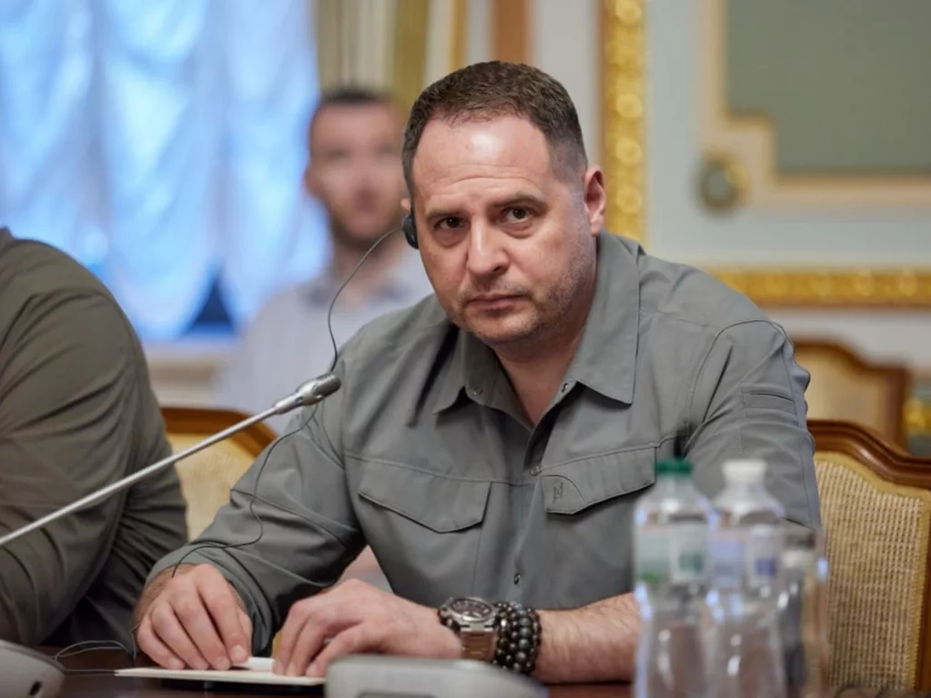 Украина постоянно требует у западных партнеров новые средства ПВО из-за их острого дефицита – Ермак