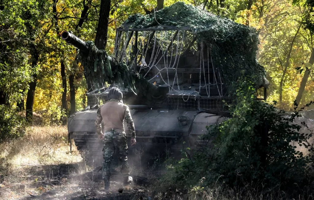 Оснащённый «мангалом» Т-90М «Прорыв» на одном из направлений