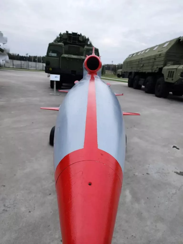 Ту-243 - это советский и российский беспилотный летательный аппарат (БПЛА), предназначенный для ведения разведки