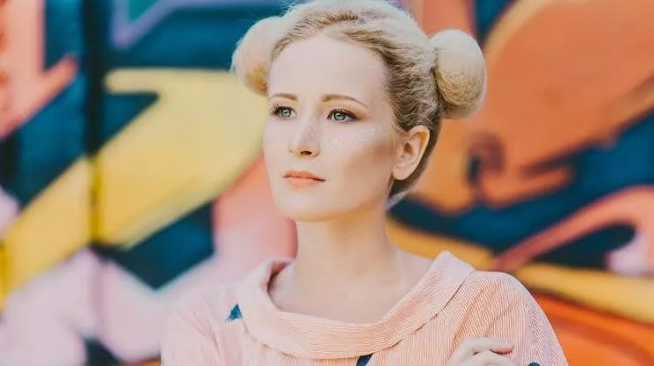 Певица Монеточка* объявлена в розыск