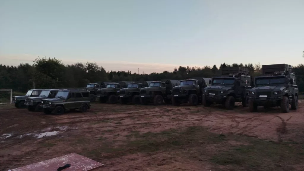 Защищённый санитарный автомобиль ЗСА-УК "Линза", оснащённый внешним багажником, на вооружении отряда "Шторм-А2" 44-го армейского корпуса Ленинградского военного округа