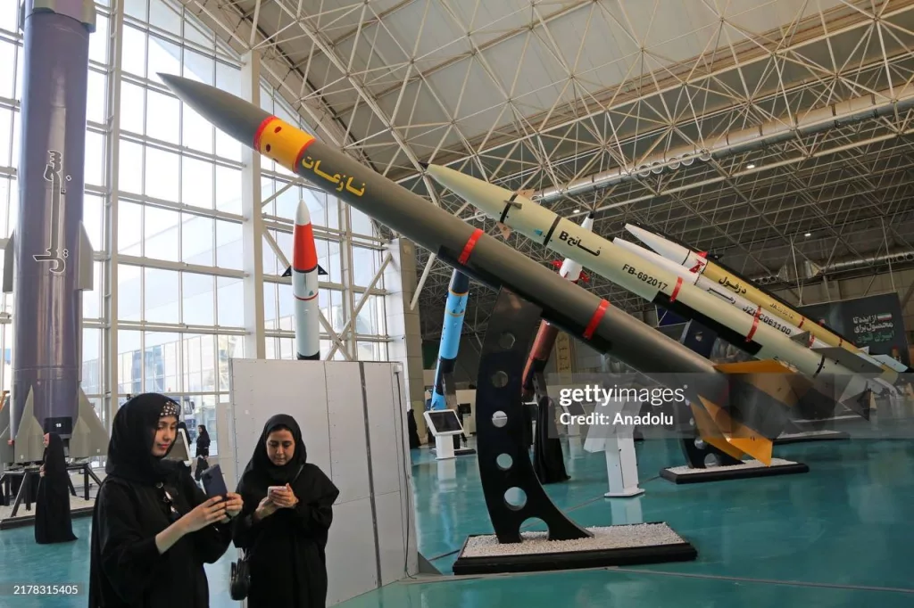 Экспозиция выставочного центра Аэрокосмических сил Корпуса стражей исламской революции в Тегеране