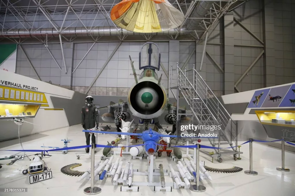 Экспозиция выставочного центра Аэрокосмических сил Корпуса стражей исламской революции в Тегеране