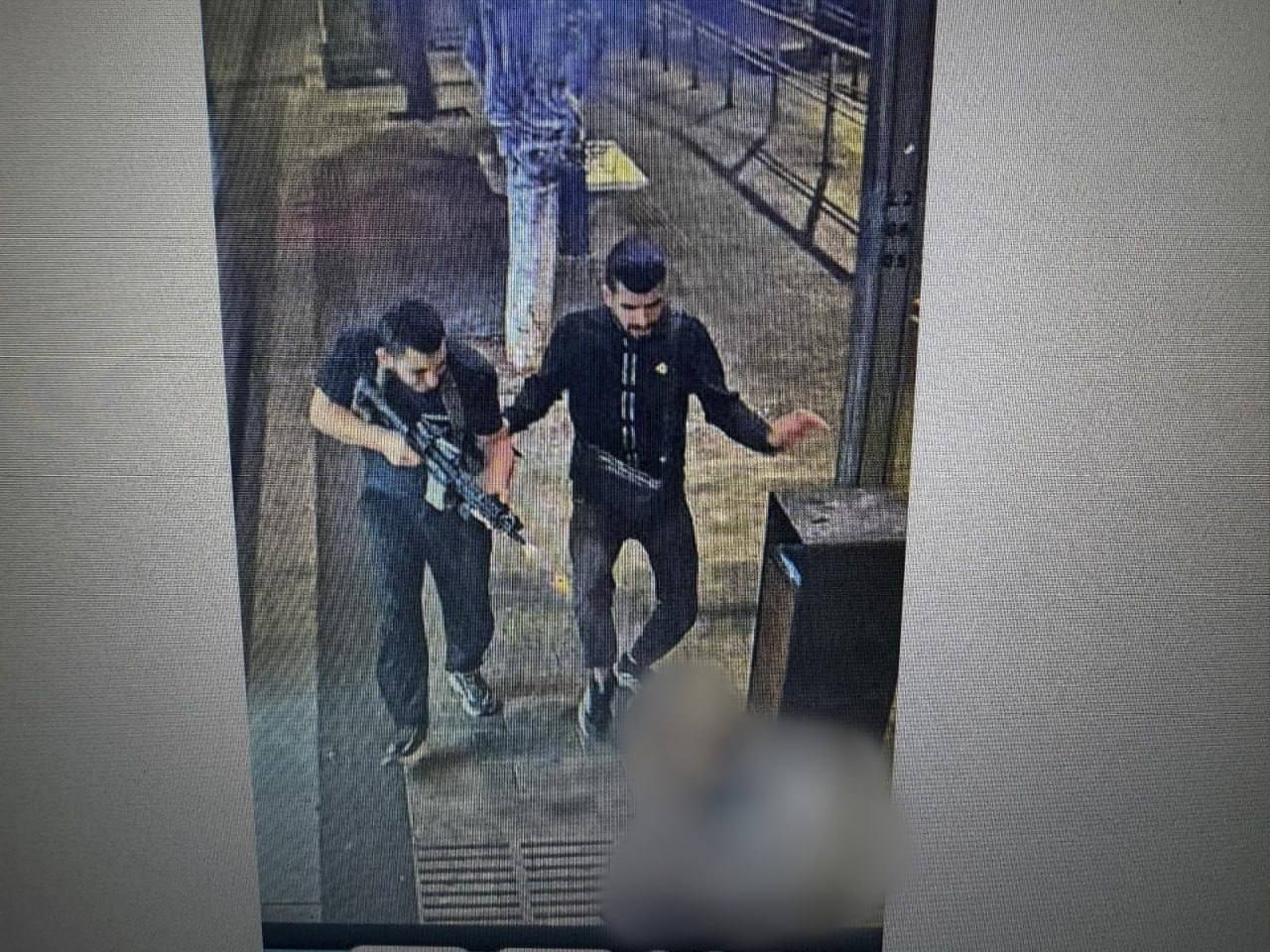 В районе Яффе в Тель-Авиве двумя боевиками был совершён теракт со стрельбой в вагоне трамвая и на трамвайной остановке