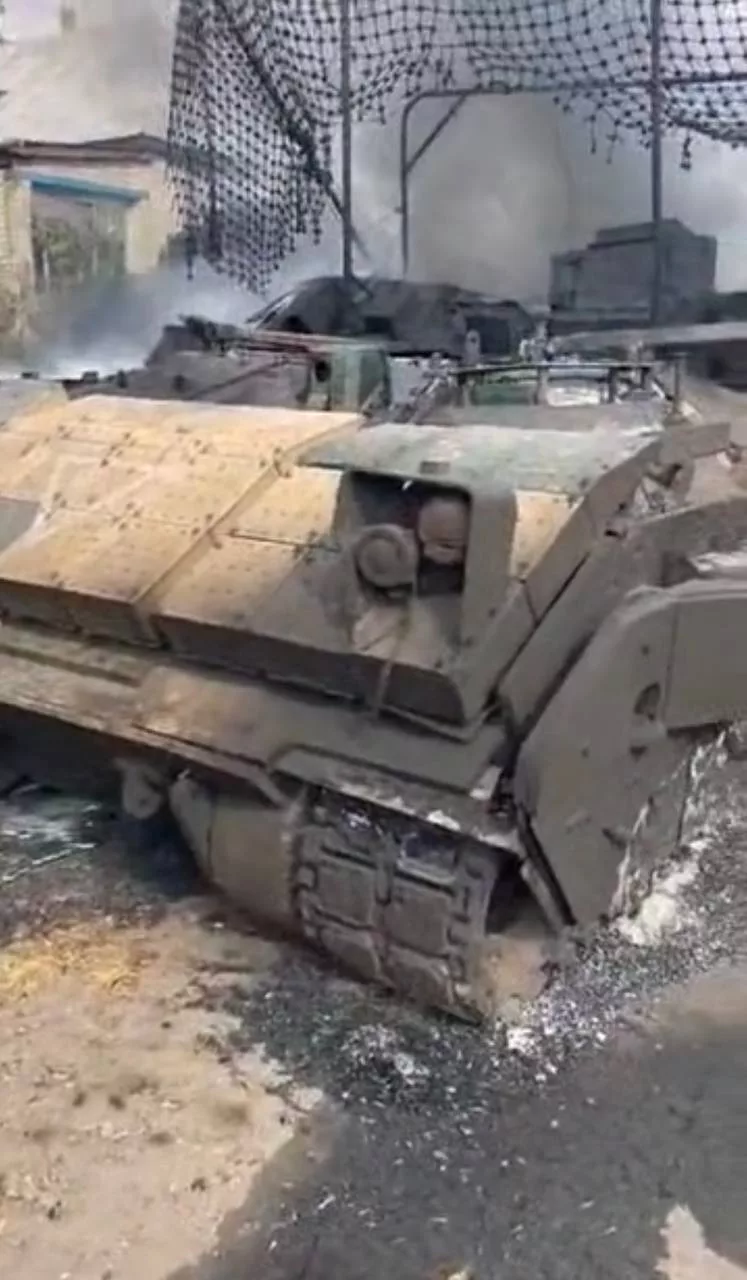 Уничтоженная, предположительно, в Курской области украинская БМП M2A2 Bradley ODS-SA