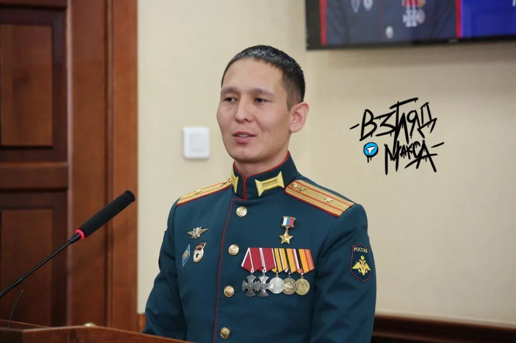 Участник специальной военной операции, Герой России Амыр Аргамаков официально назначен представителем Республики Алтай в Совете Федерации