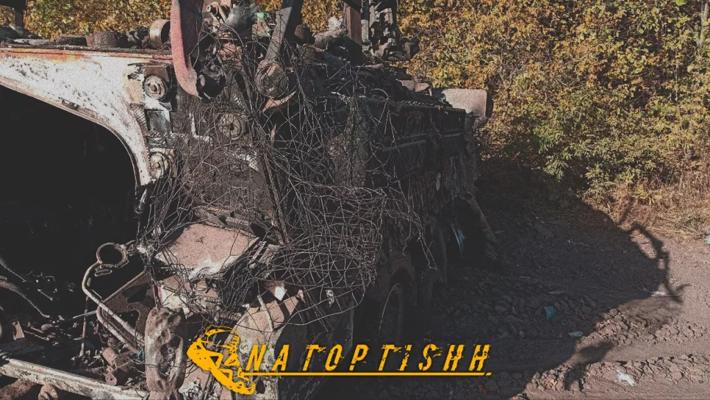 Уничтоженный американский M1132 ESV с тралом LWMR (инженерная модификация Stryker) в приграничье Курской области