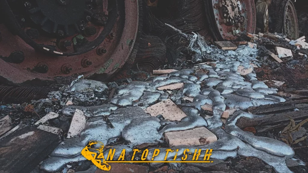 Уничтоженный американский M1132 ESV с тралом LWMR (инженерная модификация Stryker) в приграничье Курской области