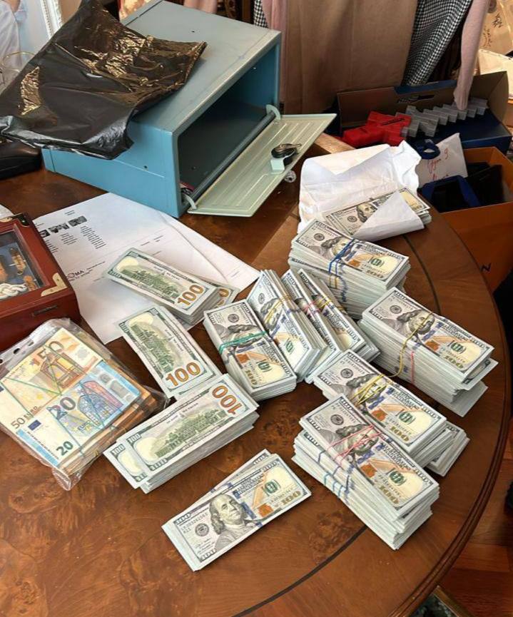 Бедные украинские чиновники