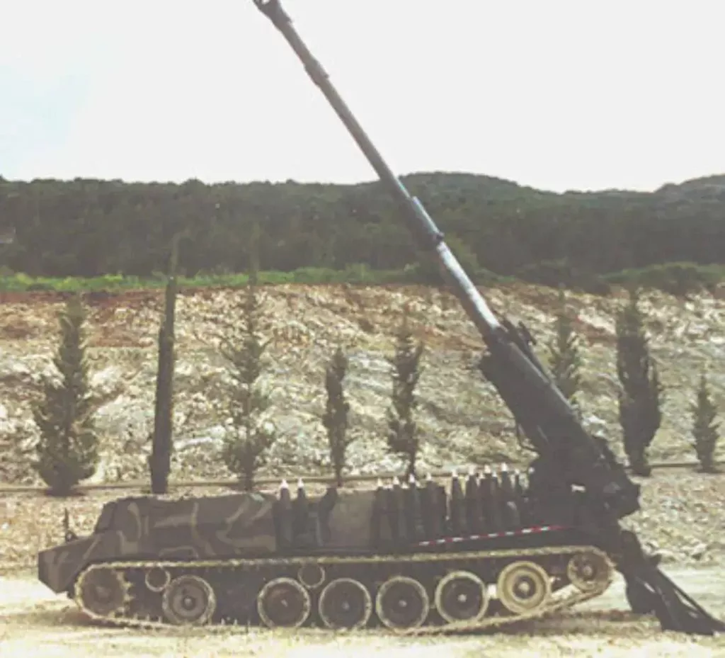 Rascal 155mm Light Self-Propelled Howitzer — это лёгкая мобильная артиллерийская система из Израиля, разработанная компанией Soltam Ltd