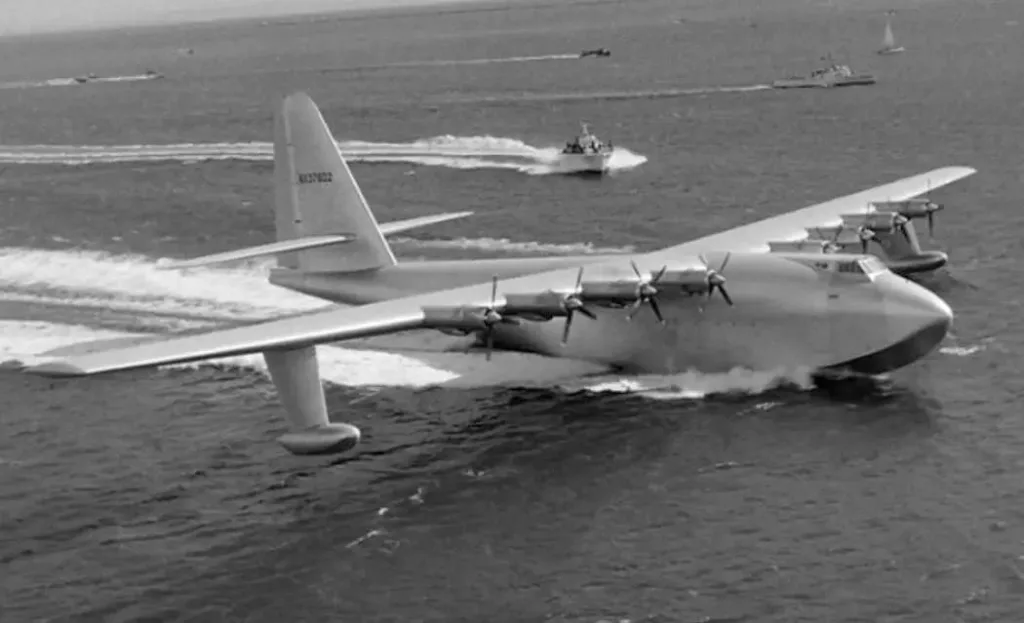 Hughes H4 - самый большой самолет в истории самолетостроения (больше АН-225)