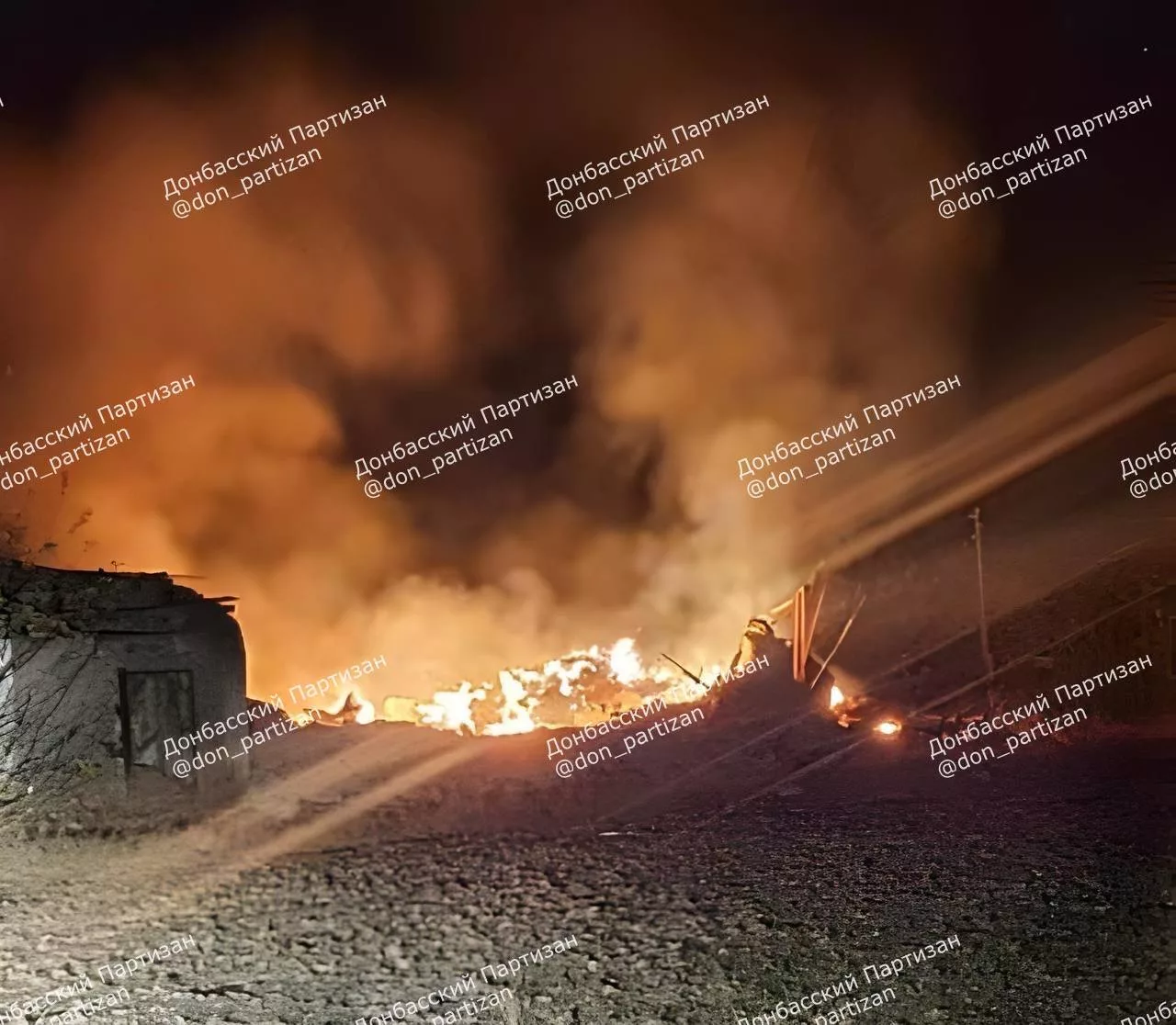 Сегодня, 11 октября 2024 года, российские войска нанесли серию точных ударов по объектам военной инфраструктуры противника в населённом пункте Гришино (ДНР)