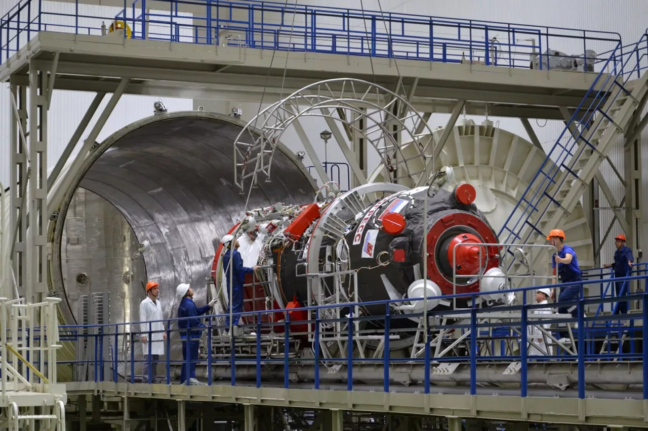 На космодроме Байконур готовятся к проведению вакуумных испытаний грузового космического корабля "Прогресс МС-29"