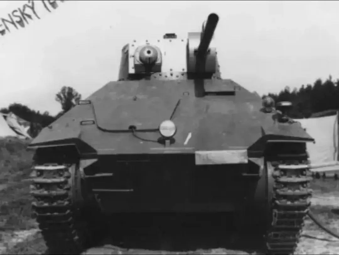 PM-1 — опытный чехословацкий огнемётный танк, сконструированный на базе самоходки Jagdpanzer 38 в 1949 году