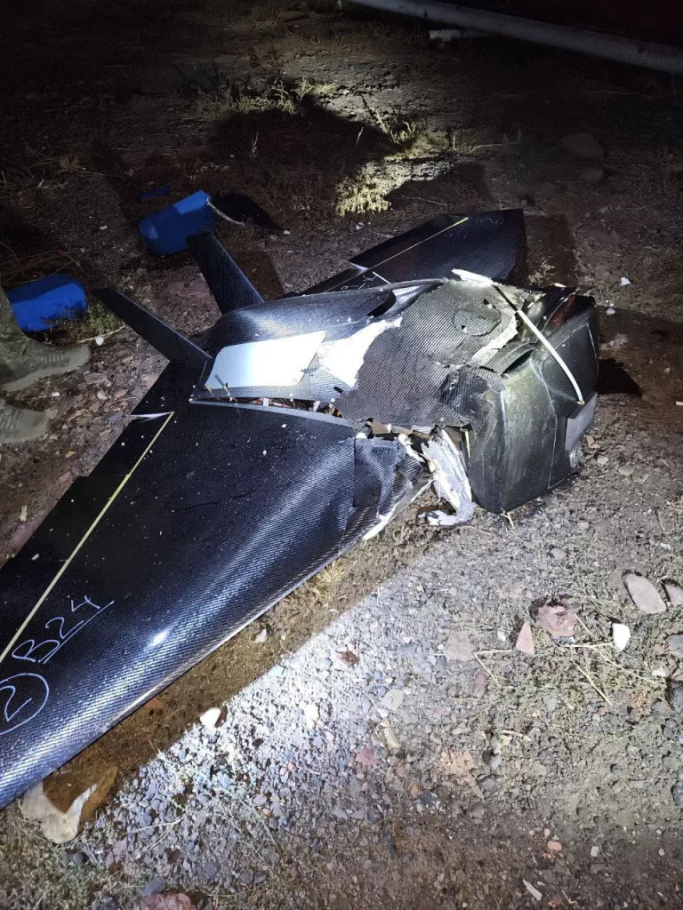 Этой ночью противник при помощи десяти беспилотников атаковал нефтяную базу в городе Ровеньки Луганской Народной республики