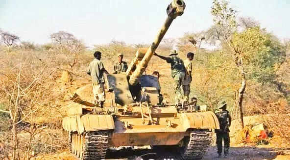 Продолжая тему "как сделать разную буксируемую артиллерию самоходной" вспомним и о танках