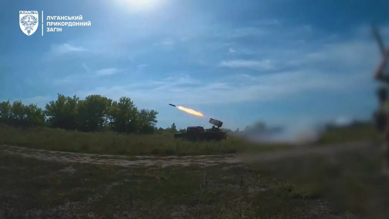 Применение противников одном из направлений РСЗО RAK-SA-12 на шасси HMMWW хорватского производства