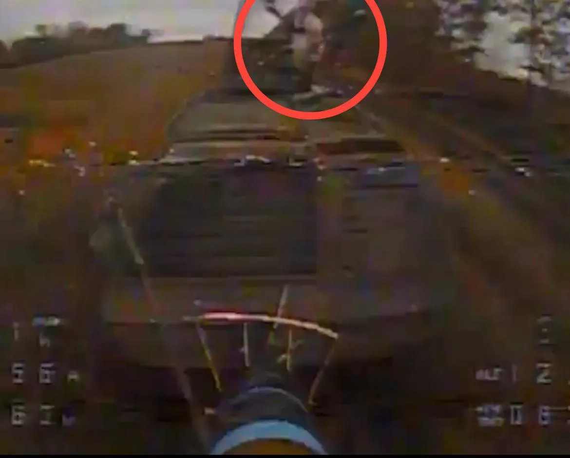 Кадры уничтожения американской БТР М-1117 с использованием FPV-дрона