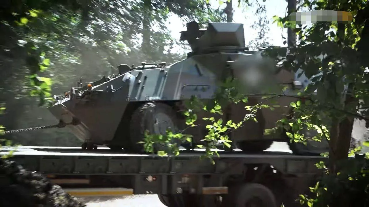 Редкий словенский БТР Valuk в варианте КШМ на вооружении украинской армии