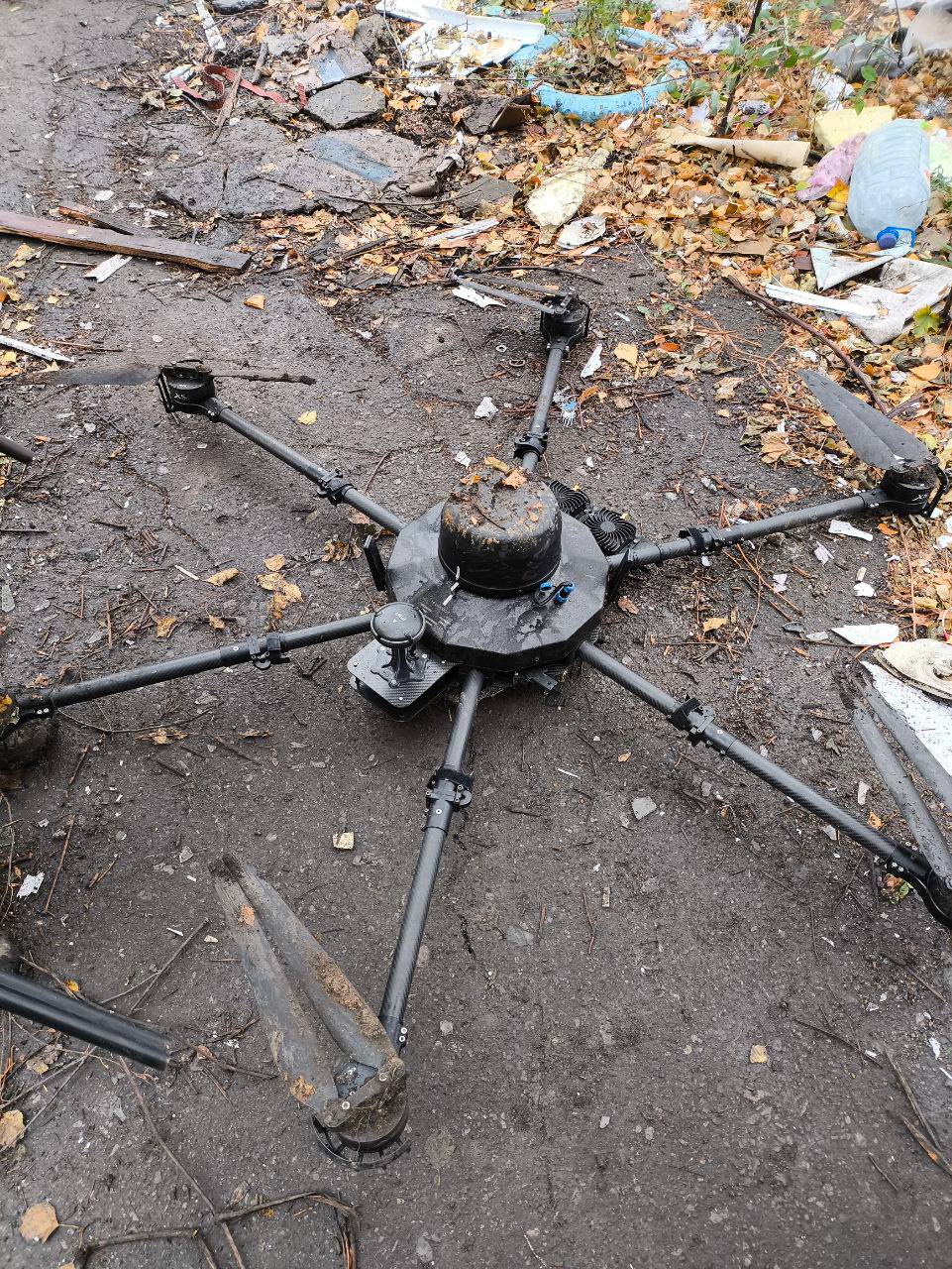 С неделю назад было видео, где Mavic 3T 87-го полка таранит вражескую "Бабу Ягу" на Красноармейском направлении