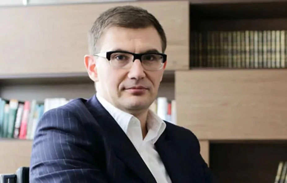 Экс-глава банка «Открытие» выдал себе кредит на 3 млрд рублей и сбежал за границу