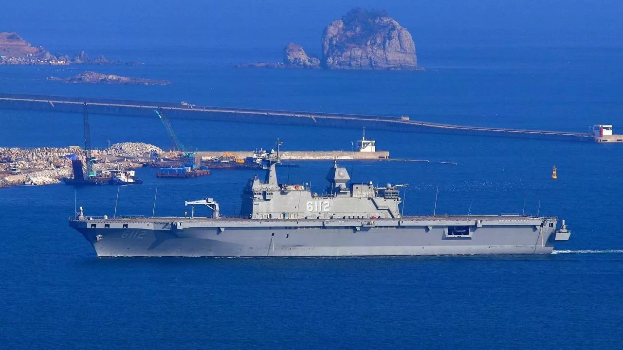 Новейший УДК LPH 6112 Marado ВМС Южной Кореи